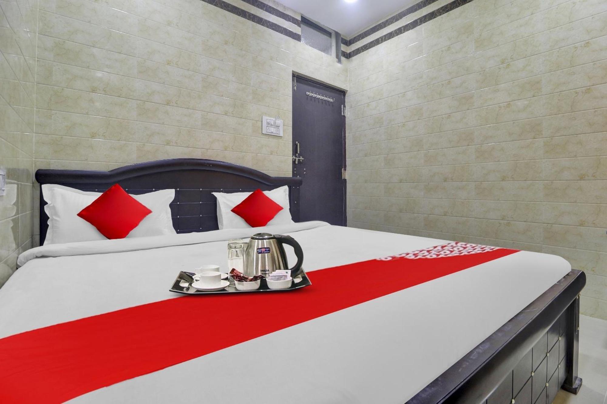 Hotel O Ashoka Classic Near Gokul Chat Hyderabad Exterior foto